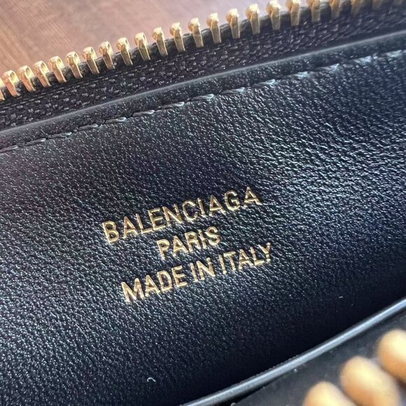 Balenciaga Rodeo Sling Pochette in Black - Picture 14 of 14